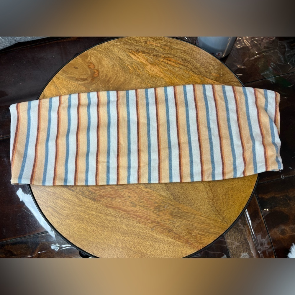 D01.18. Pacsun bandeau striped bikini top. Large